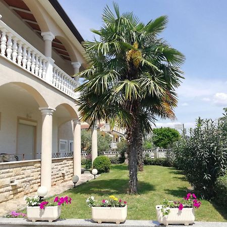 Apartments Rose Пореч Екстериор снимка
