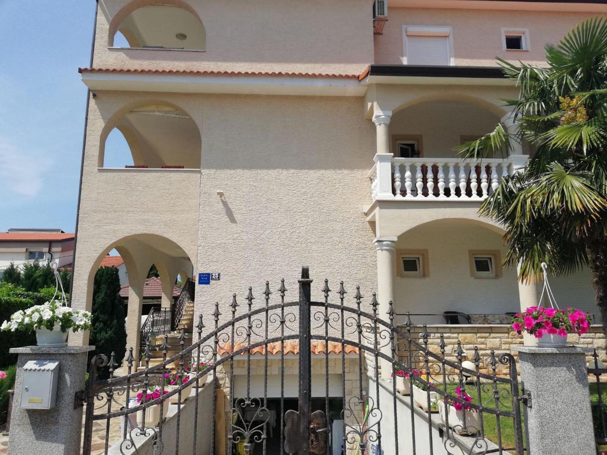 Apartments Rose Пореч Екстериор снимка